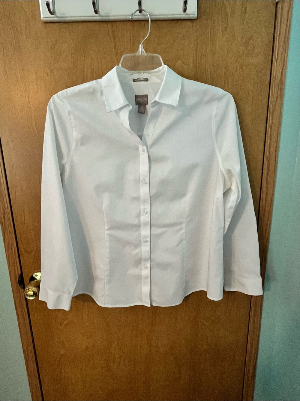 Chico's Women’s White Wrinkle-Resistant Long Sleeve Blouse Size 2 / Large EUC - Picture 1 of 12